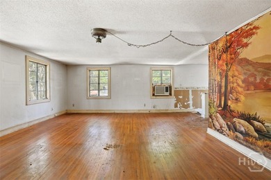 Renovation opportunity in a prime Savannah location. At 3,600 - photo 8
