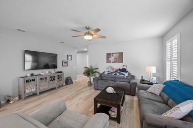 Welcome to a quiet community, Carriage Pointe Estates in Fort - photo 3