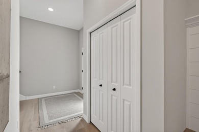 Welcome to the Hemlock! This fresh, bright, and welcoming new - photo 45
