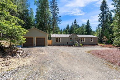Lake Home For Sale in Sagle, Idaho
