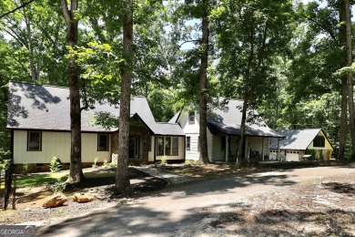 Lake Home For Sale in Hartwell, Georgia