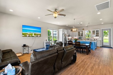 Welcome to 360 Club Oak Lane in the thriving community of - photo 5