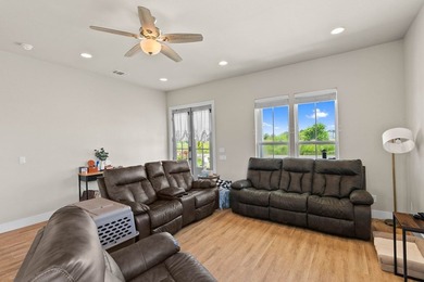 Welcome to 360 Club Oak Lane in the thriving community of - photo 8