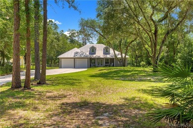 Waterfront Retreat! Tucked away at the end of a winding drive - photo 2