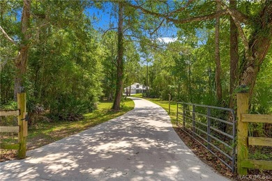 Waterfront Retreat! Tucked away at the end of a winding drive - photo 3