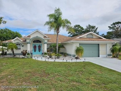 (private lake, pond, creek) Home Active Under Contract in Weeki Wachee Florida