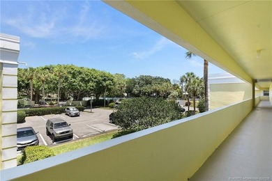 Beautiful 2 Bed/2 Bath with 1,370 Sq Ft of Living Space. Kitchen - photo 8