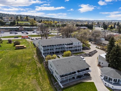 This highly sought after upper corner lot unit offers - photo 5