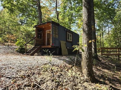 Lake Home For Sale in Mammoth Cave, Kentucky