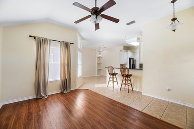Two Bedroom PLUS a Study! Pristine home and a wonderful floor - photo 2