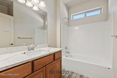 Beautiful new construction with detached shop in extraordinary - photo 13