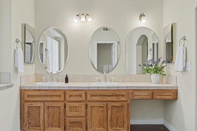This inviting 3-bedroom, 2.5-bath home is located in the heart - photo 27