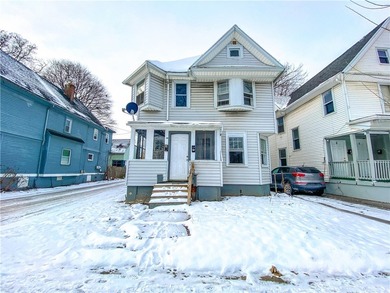 Welcome to this well-maintained upper/lower duplex offering a - photo 1