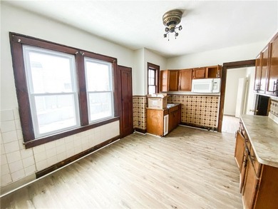 Welcome to this well-maintained upper/lower duplex offering a - photo 7