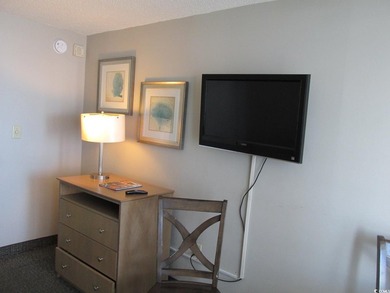 King oceanview unit with large balcony, private bedroom; Murphy - photo 12