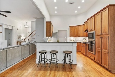 Welcome home to this beautifully maintained ranch with a - photo 12
