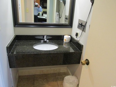 King oceanview unit with large balcony, private bedroom; Murphy - photo 17