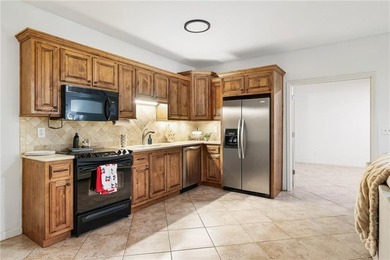 Welcome home to this beautifully maintained ranch with a - photo 32