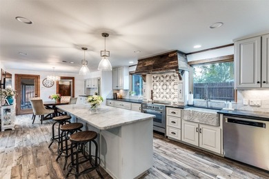 This inviting lakefront retreat on Lake Worth was designed with - photo 9