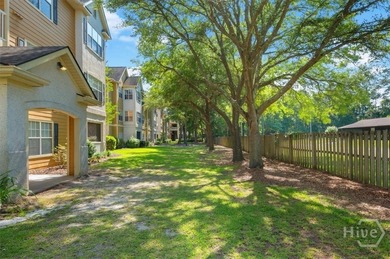 Enjoy maintenance-free, island-style living just minutes from - photo 2
