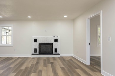 Welcome to this stunning, completely renovated 4-bedroom - photo 10