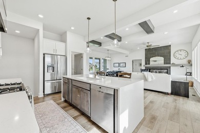 This stunning 5-bedroom, 3-bathroom home offers the perfect - photo 12