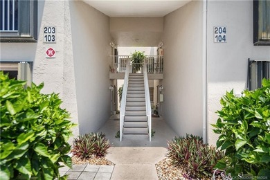 Hutchinson Island coastal gem! This gorgeous 2 BR 2 BA condo - photo 3