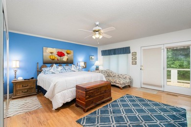Enjoy lakefront living on beautiful Lake Balboa in this - photo 14