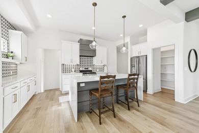 This stunning 5-bedroom, 3-bathroom home offers the perfect - photo 15