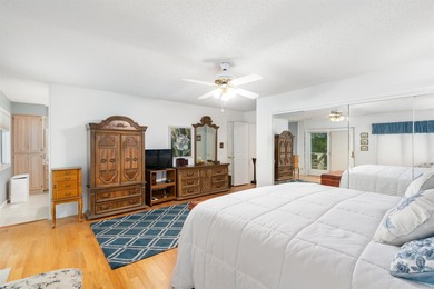 Enjoy lakefront living on beautiful Lake Balboa in this - photo 16