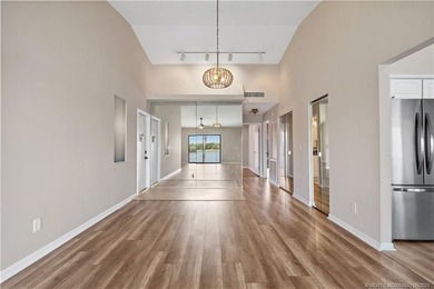Hutchinson Island coastal gem! This gorgeous 2 BR 2 BA condo - photo 6