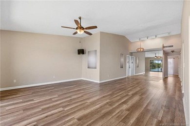 Hutchinson Island coastal gem! This gorgeous 2 BR 2 BA condo - photo 7