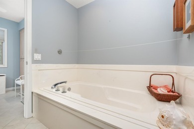 Enjoy lakefront living on beautiful Lake Balboa in this - photo 18