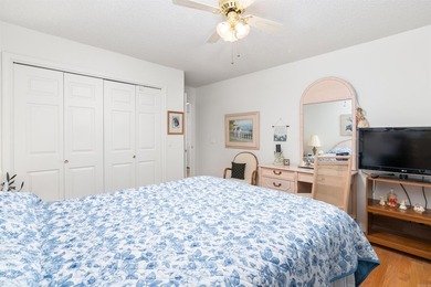 Enjoy lakefront living on beautiful Lake Balboa in this - photo 20