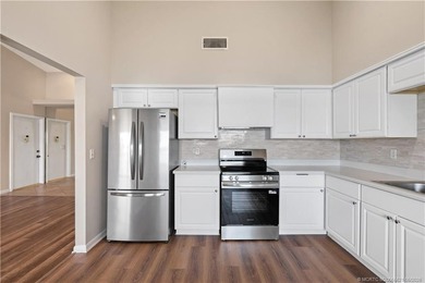 Hutchinson Island coastal gem! This gorgeous 2 BR 2 BA condo - photo 10
