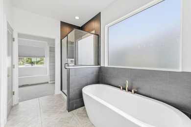 This stunning 5-bedroom, 3-bathroom home offers the perfect - photo 20