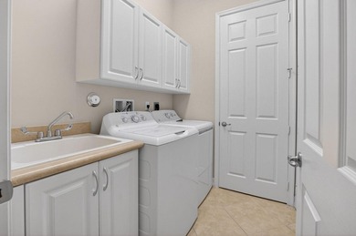 Welcome to this beautifully maintained 3-bedroom, 2.5-bath - photo 22