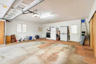 Enjoy lakefront living on beautiful Lake Balboa in this - photo 26