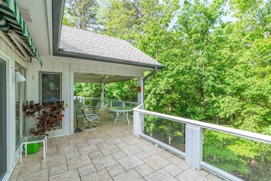 Enjoy lakefront living on beautiful Lake Balboa in this - photo 29