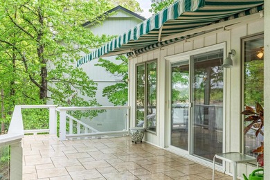 Enjoy lakefront living on beautiful Lake Balboa in this - photo 31