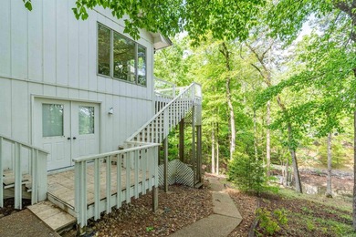 Enjoy lakefront living on beautiful Lake Balboa in this - photo 32