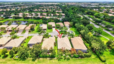 Welcome to this beautifully maintained 3-bedroom, 2.5-bath - photo 34
