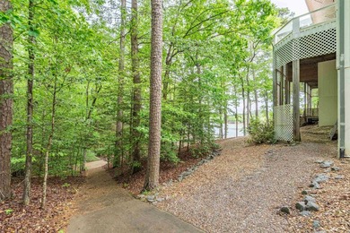 Enjoy lakefront living on beautiful Lake Balboa in this - photo 38