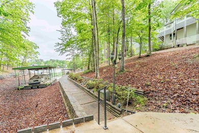 Enjoy lakefront living on beautiful Lake Balboa in this - photo 39