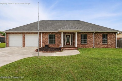 Spacious 4-bedroom, 2-bath home conveniently located between Hwy - photo 1
