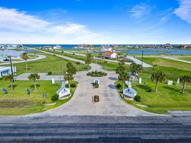 Discover an exceptional bayfront homesite in the prestigious - photo 4