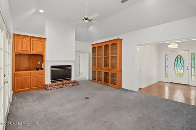 Spacious 4-bedroom, 2-bath home conveniently located between Hwy - photo 10