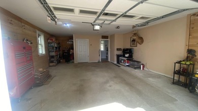 Welcome home to this exceptionally energy-efficient ranch, built - photo 6