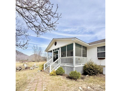 Lake Santeetlah Home For Sale in Robbinsville North Carolina