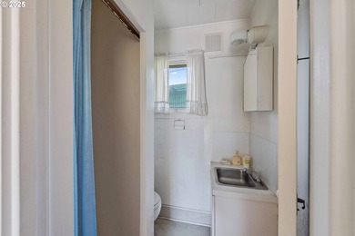Unique time capsule income property for sale in Coos Bay - photo 11